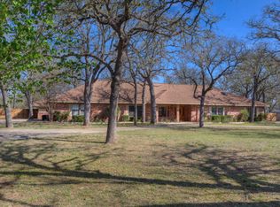 436 Oak Wood Rd E, Kerrville, TX 78028