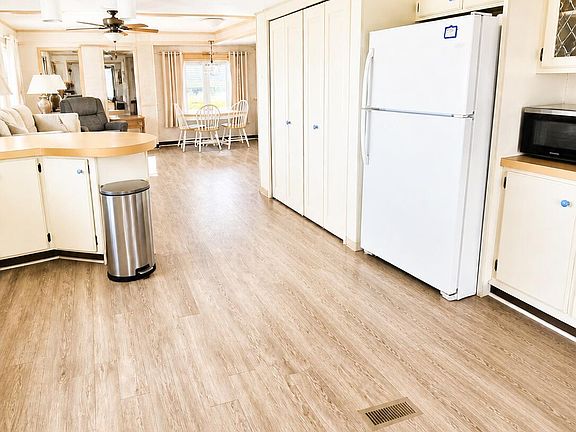 4th image of 44 Martin Drive