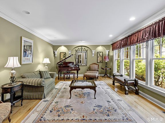 5th image of 91 Dogwood Lane