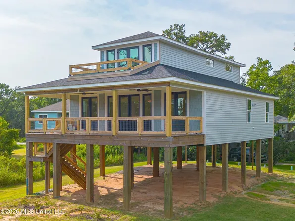 6601 April Bayou Dr, Biloxi, MS 39532