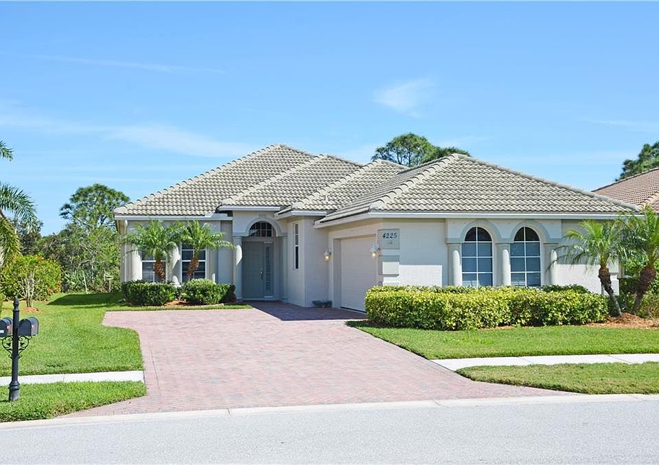 1st image of 4225 SW Oakbrook Cir