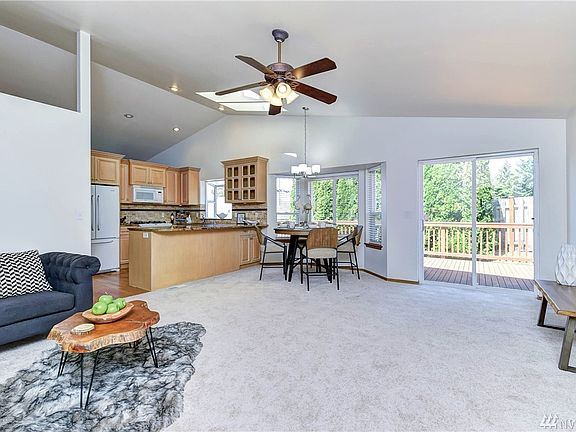 4th image of 6705 74th Dr NE