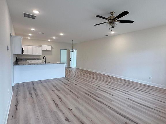 5th image of 7160 Hickory Grove Rd