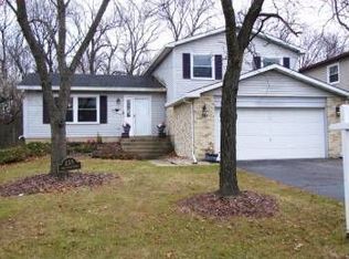 233 S Park Place Dr, Bartlett, IL 60103