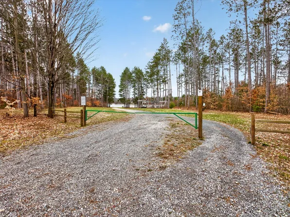 7937 Sandy Ln, Stanwood, MI 49346