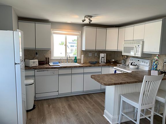 5th image of 119 Dory Dr