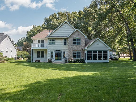 4th image of 29165 Heritage Ln