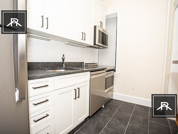 5th image of 1338 Commonwealth Ave #17