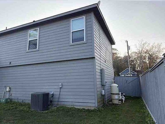 3rd image of 14986 Crockett Rd