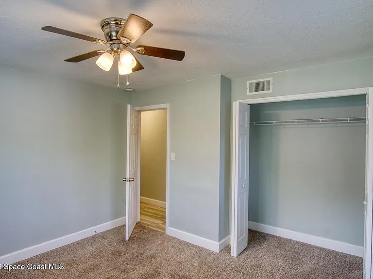 341 W Arlington St — Photo 16