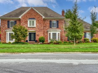 711 Bedfordshire Rd, Hurstbourne, KY 40222