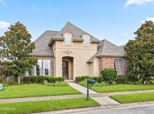 213 Gleneagles Cir, Broussard, LA 70518