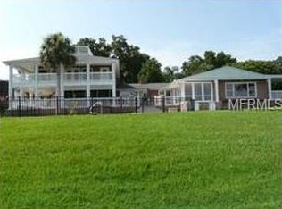 1016 Shore Acres Dr, Leesburg, FL 34748