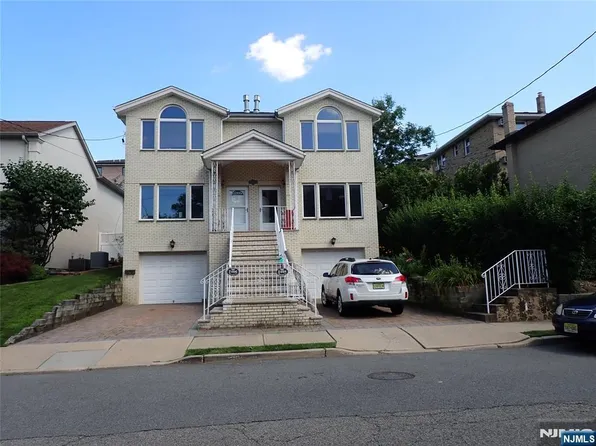 2408 Rossett St, Fort Lee, NJ 07024