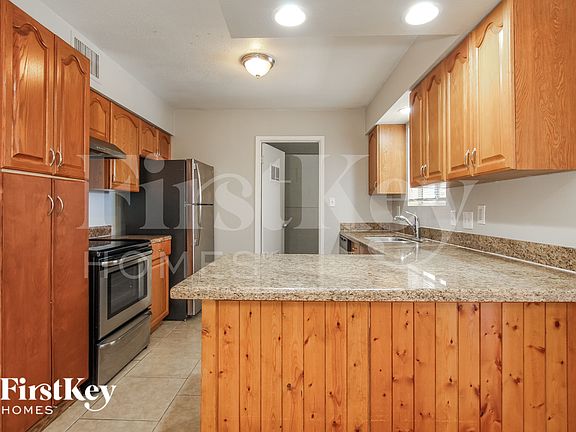 5th image of 8707 N 41st Ave