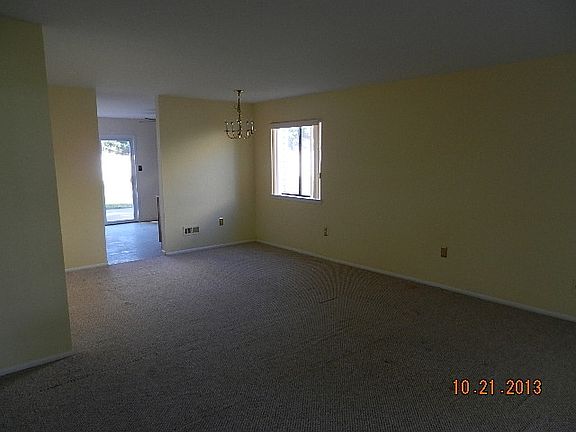 5th image of 202 Skeet Cir W