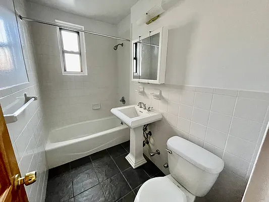 Rented by MQ Realty LLC | media 11