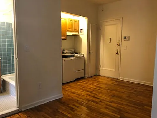 Rented by KNOCKKNOCK LLC | media 15