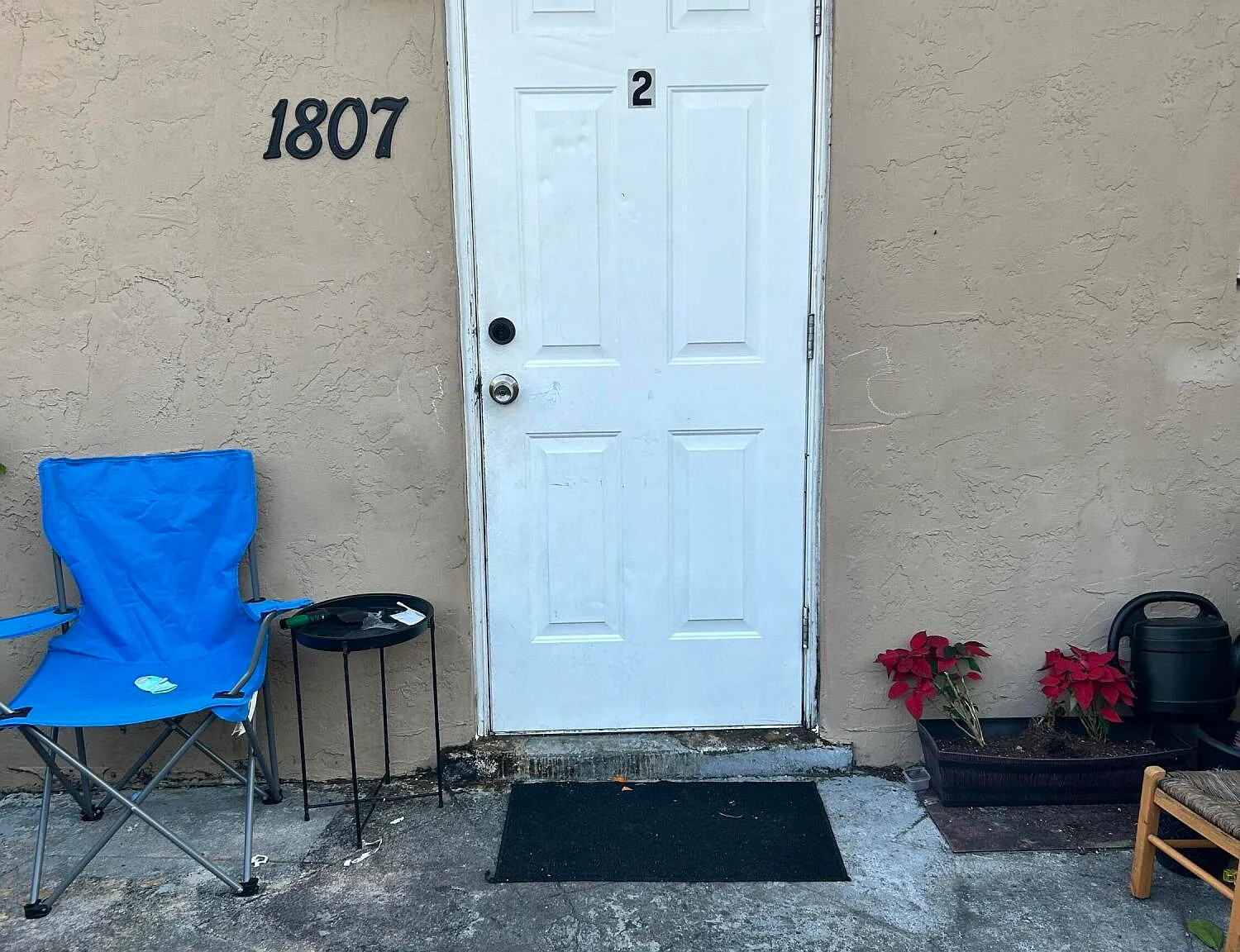 2 bed, 1.0 bath, 1368 sqft, $1,900 — Photo 2