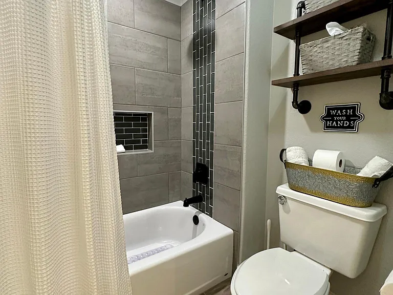 10918 W Bermuda Dr — Photo 24