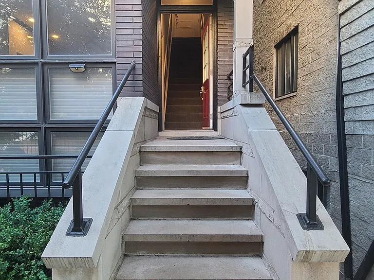 N Bosworth Ave — Photo 2
