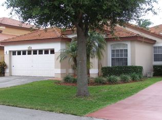 20065 NW 86th Ct, Hialeah, FL 33015