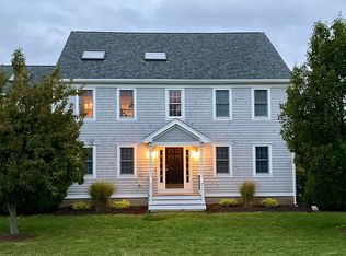 10 Sunset Beach Rd, Fairhaven, MA 02719