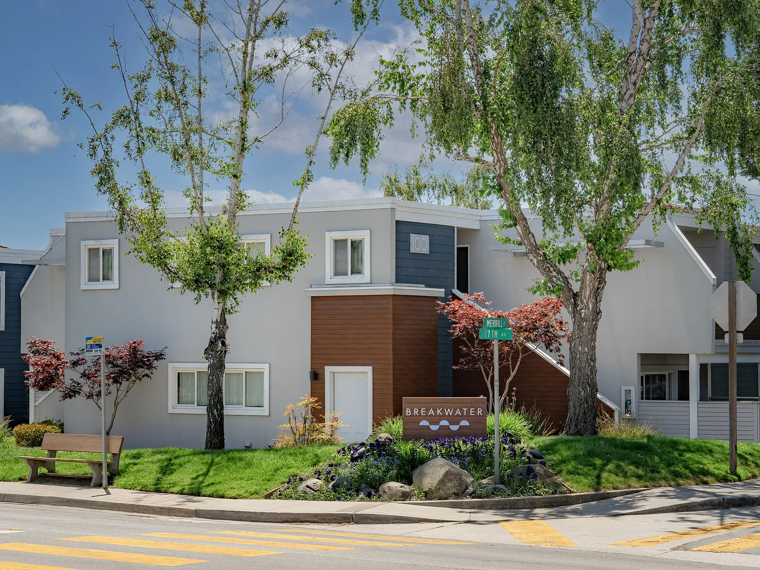 Breakwater Apartments — Photo 2
