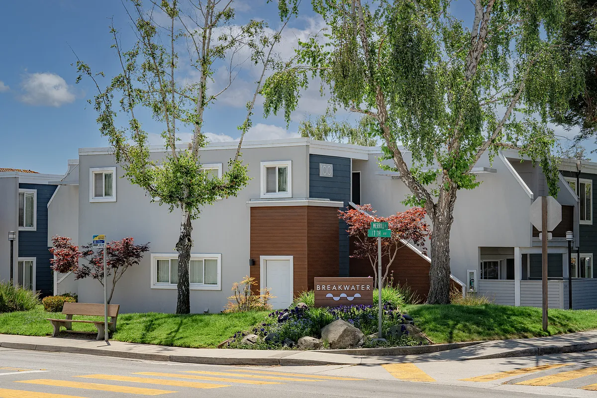 Breakwater - Breakwater Apartments