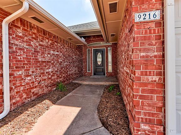 3rd image of 9216 Lakecrest Dr