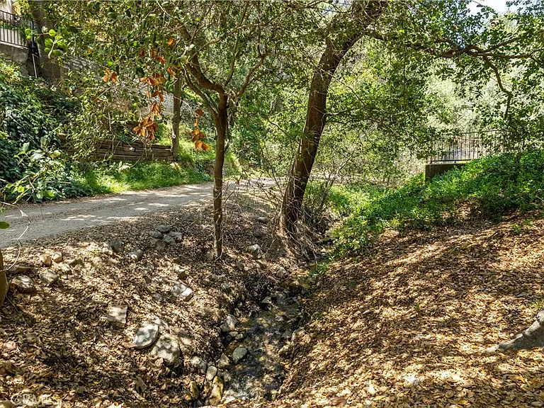 4566 Lower Live Oak Canyon Rd — Photo 54