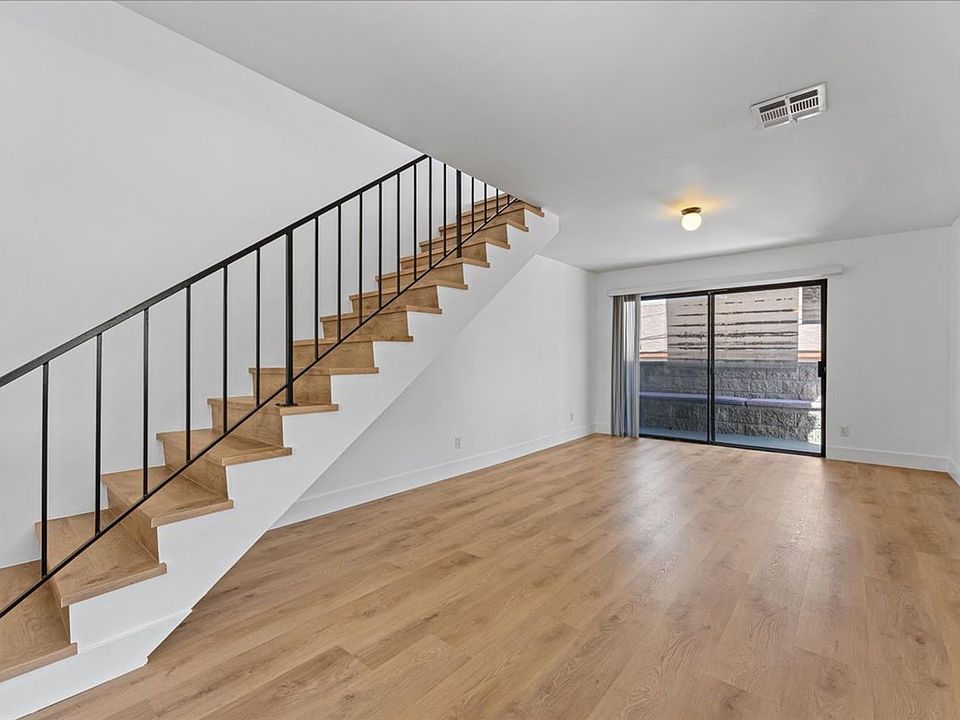 1st image of 444 W Windsor Rd APT 6