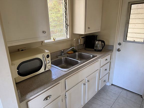 4th image of 359 Poplar St