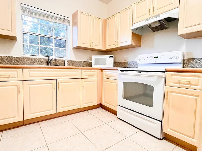 1440 Hawthorne Pl — Photo 19