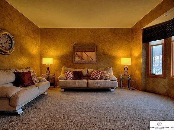 5th image of 16329 Chicago Cir