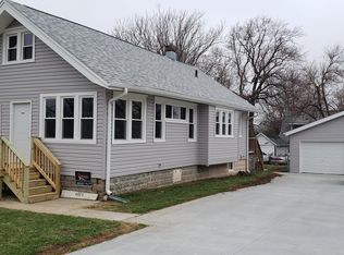 4930 Erskine St, Omaha, NE 68104