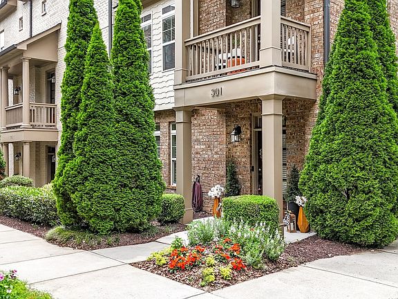 3rd image of 301 Garland Woods Ct