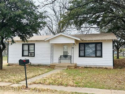 311 N Humphrey St, Winters, TX, 79567