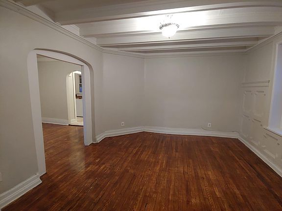 4th image of 2241 Sedgwick Ave #11