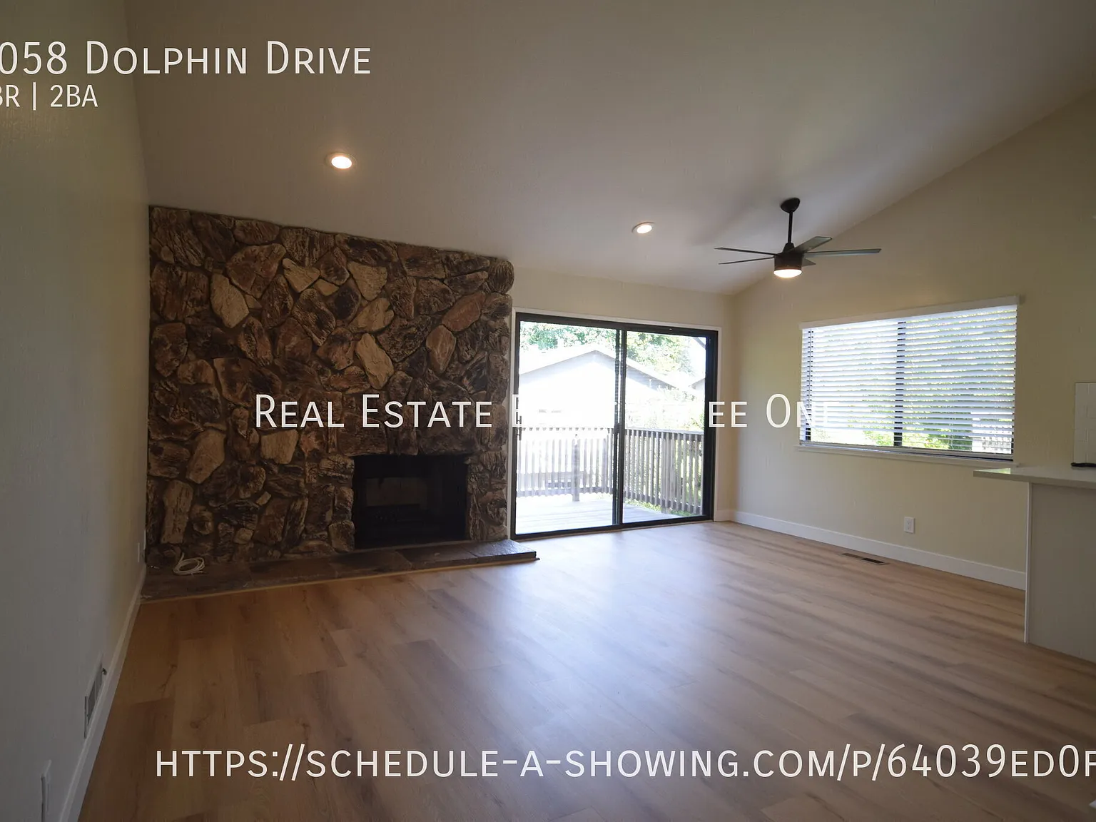 Beautifully Updated / Seascape Area 2 Bed / 2 Bath Duplex w/ Private Yard — Photo 2
