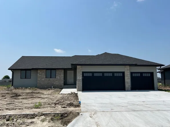 1405 E 64th St, Kearney, NE 68847