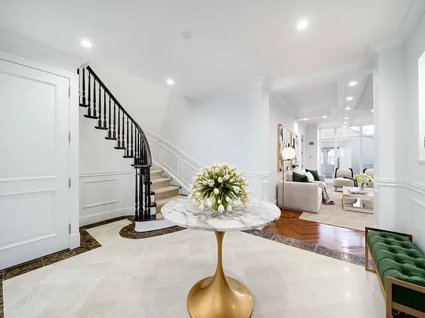 351 East 51st Street image 1 of 14