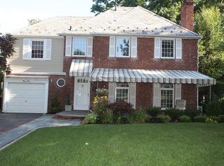 35 Andrew Rd, Manhasset, NY 11030