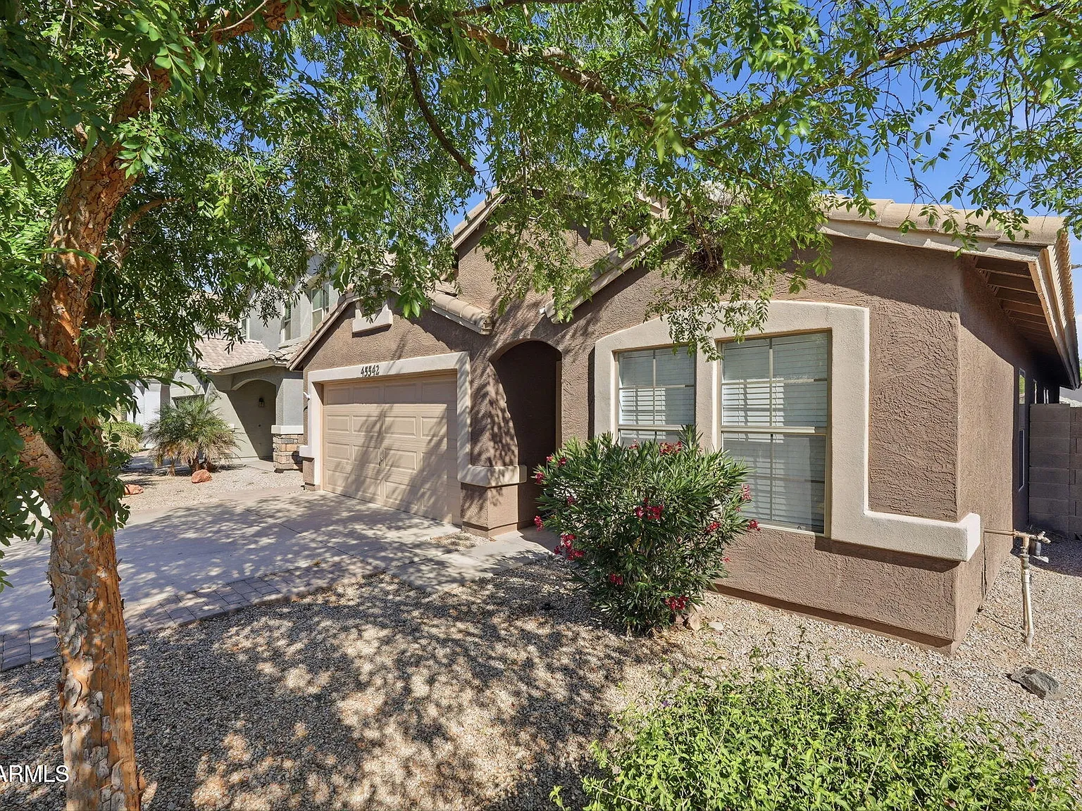 4 bed, 2.0 bath, 1925 sqft, $1,995 — Photo 2