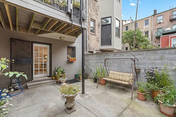 Sold by Nestseekers | media 16