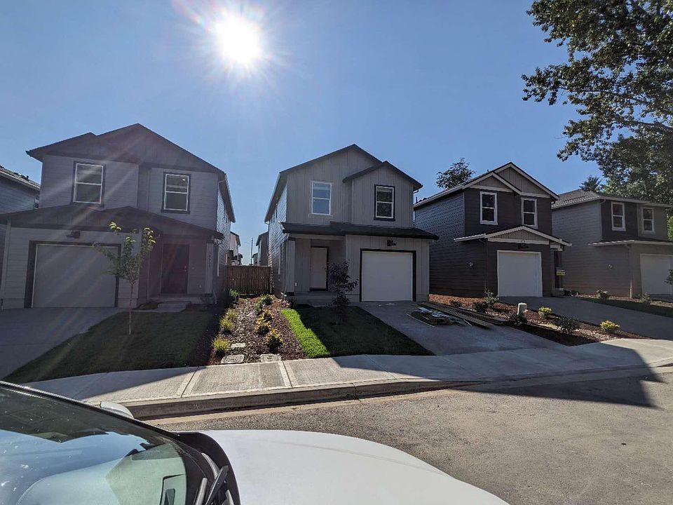1st image of 12440 NE 109th St