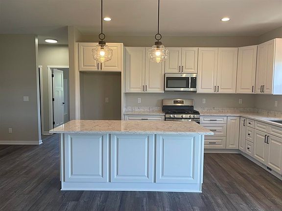 5th image of 405 Luann Kay Ln