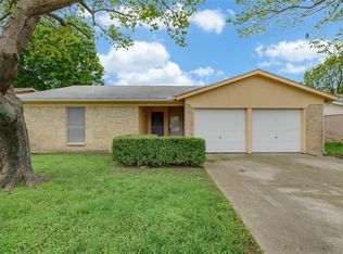 6256 Brookside Dr, Watauga, TX 76148