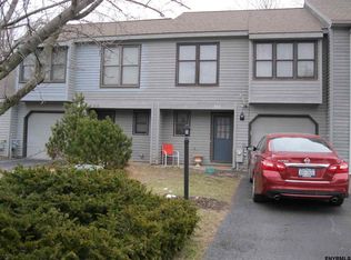 506 Townwood Dr, Albany, NY 12203