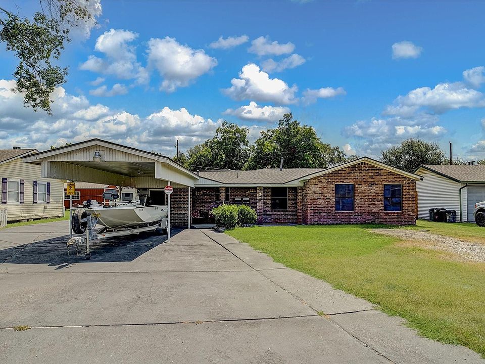 1st image of 120 Fern Ln